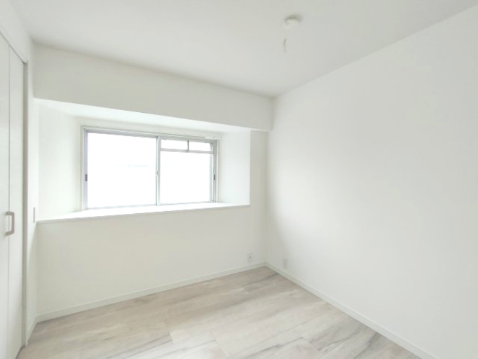 【洋室約4.0帖】　どのお部屋にも窓があり、明るく過ごしやすい空間となっています。