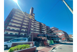 ライオンズマンション春日の外観