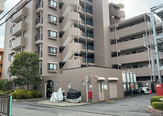 ＳＲＣ造は強度や耐震性の面でもRC造と比べて優れています。そのため、10階建以上の高層または超高層マンションなどの建築にも多く採用されています。柱や梁などのサイズが小さくても高い耐震性を確保できます。