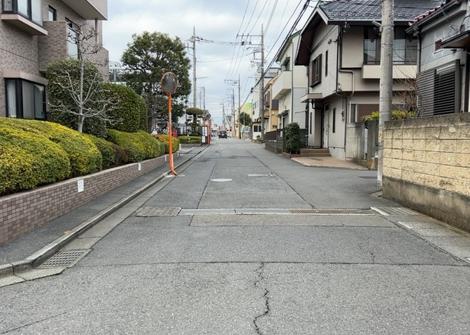 眺望の良さを楽しめるダイニングキッチンで家族団らんの時間を過ごしてはいかがでしょうか。バルコニーから見える景色を家族で眺める時間は、時間が経つのを忘れてしまいそうですね。是非、現地を見に行きましょう！