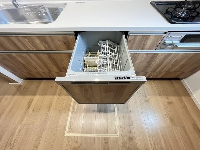 現地写真。食洗器が付いてます。