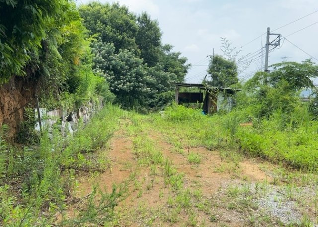 隣家の土地はどうなっているのか、生活利便施設が近くにあるのか、学校まで近いかなど、お客様のライフスタイルにあわせたイメージが重要です。また、近くにあると困る施設が近くにないかも確認するといいでしょう。