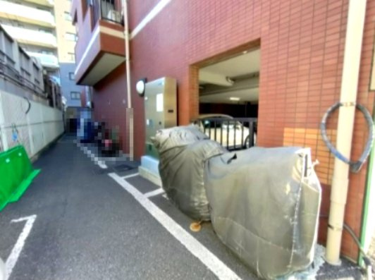 【バイク置き場】