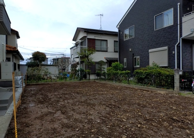 土地を買う際、住む地域の自治体や福祉の補助制度にも注目してみましょう。子供や老人の医療補助やゴミ出しのルールなど、自治体によってルールに大きな違いがあるため、暮らしやすい土地で判断するとよいでしょう。