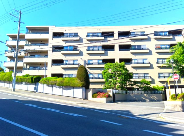 落ち着いた雰囲気の外観です
