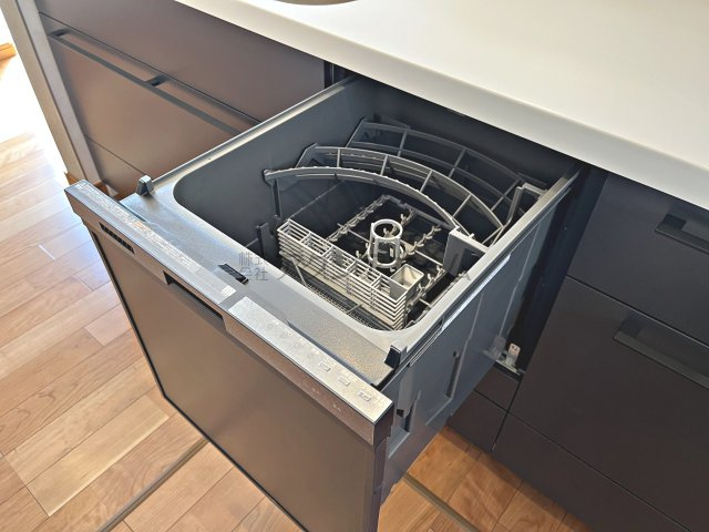 ＜食洗機＞手洗いよりも時間の節約が出来るので子育てや家事で忙しい方の味方です。