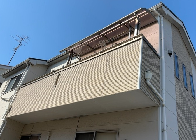 両面バルコニーは、バルコニーそのものの機能というよりかは設置の仕方による名称です。複数のバルコニーを東西や南東などの相対する場所に設置することで、通風や採光が確保しやすくなるというメリットがあります。