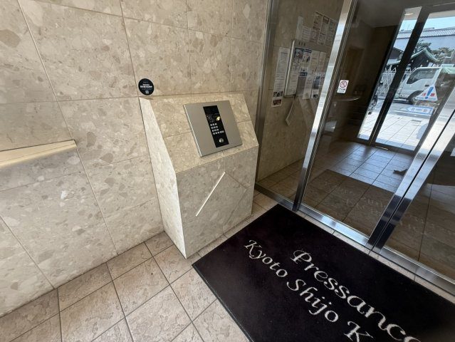 オートロック付きのマンションです。