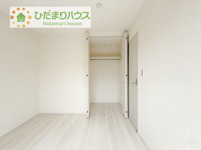 ハンガーパイプ付でお洋服の出し入れもラクラクです！