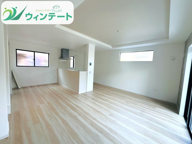 無駄のないシンプルなLDKデザイン。生活動線がスムーズで、家事や育児がしやすい間取りです。