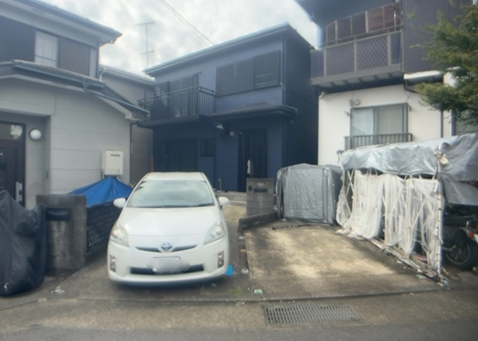 接道条件は北東側4.0m公道に接しています。交通量が多すぎず静かな住環境が保たれており、出し入れの際も落ち着いて運転いただけます。現地周辺の雰囲気や道路状況もぜひ実際にご確認ください。