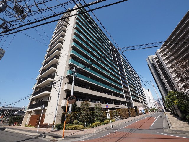 ＲＣ造は、鉄筋とコンクリートを一体化させた構造材を柱や梁などに用いる構造です。耐震性や耐久性にすぐれています。