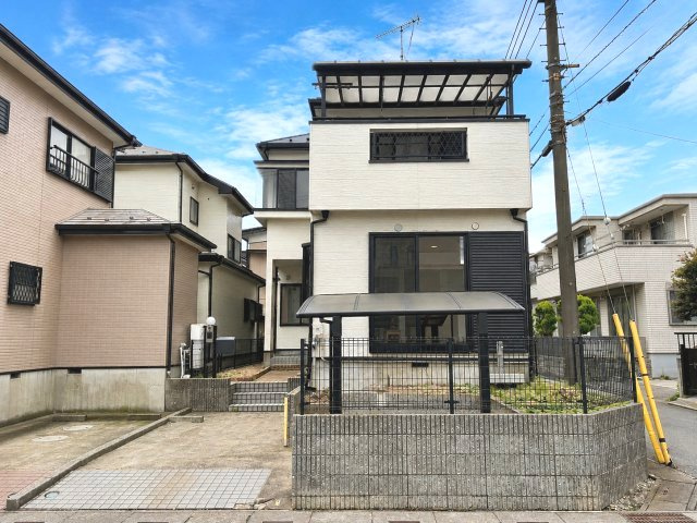 全居室6帖・全居室に収納がある4LDK・屋根裏収納付き！2026年6月リフォーム済み！ワンフロアに水回りの集中した家事ラク動線です！詳細資料やご見学予約もお気軽にお問い合わせください！