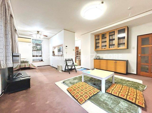 家族が集まるLDKは広さ17.8帖と家族団らんをするのにちょうど良いサイズです。