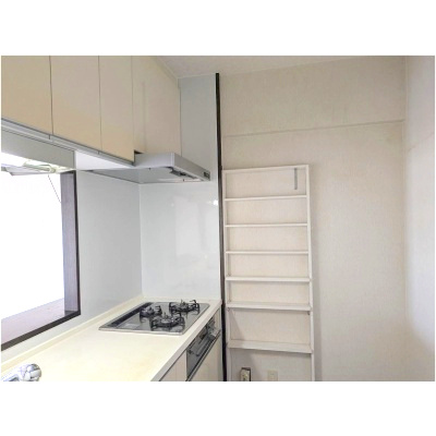 上部収納付きで、調理器具や食器もたっぷり片付きます☆