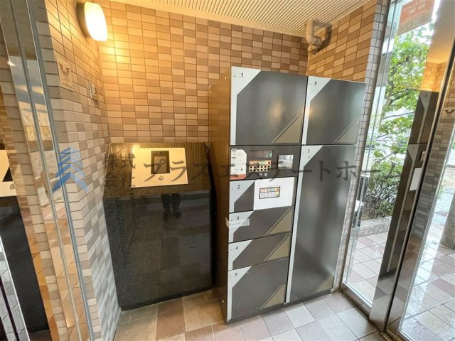 留守がちなご家庭にも嬉しい宅配ボックス完備♪