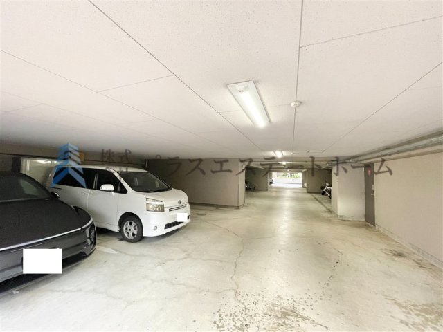 マンション内平面駐車場♪