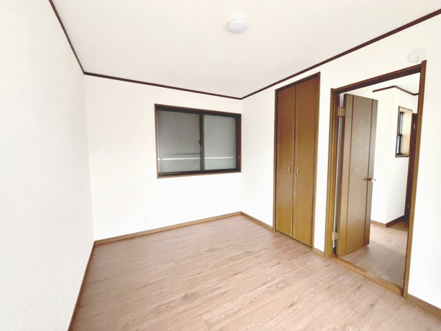 ゆったりした洋室です
