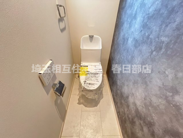 トイレは1階・2階それぞれに設置で便利です。温水洗浄機能付き。
