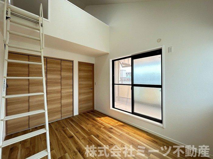 2面採光で陽当たり通風良好です♪