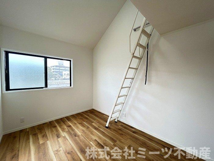 6帖の洋室はロフト付♪