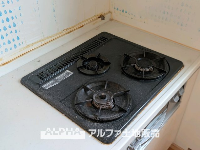 【gas　stove】◆ガスコンロ◆使い勝手に配慮されたガスコンロを備えたキッチン。火力調整がしやすく、毎日の調理がスムーズに進み、家事の時間を心地よく支えてくれます