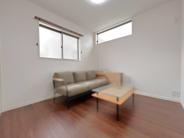 2階には三部屋の洋室があります