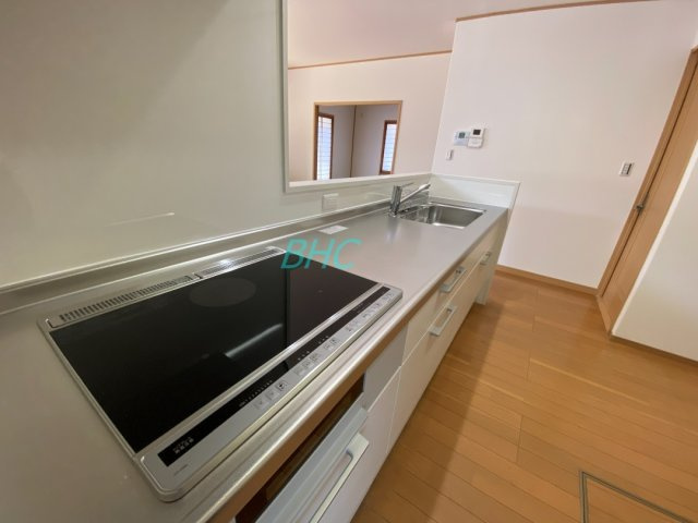 お手入れも簡単にできるなど、毎日を楽しくするキッチンスペースに仕上げました