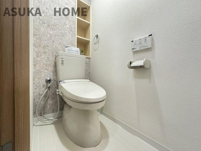 新規交換済♪温水洗浄便座の最新トイレ設備です。