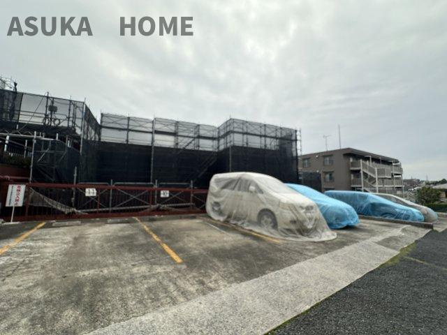 平置きの駐車場です。出し入れが楽なので、お出かけが増えそうですね。