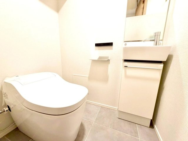 余白のあるトイレ空間。手入れのしやすさも、暮らしやすさの一部です。