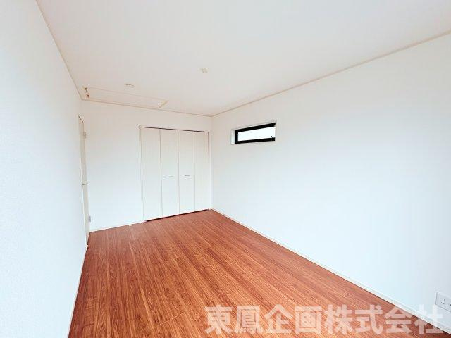 2階7.5帖の使い勝手のいい寝室です