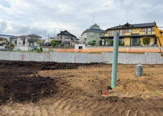 土地を買う際、住む地域の自治体や福祉の補助制度にも注目してみましょう。子供や老人の医療補助やゴミ出しのルールなど、自治体によってルールに大きな違いがあるため、暮らしやすい土地で判断するとよいでしょう。