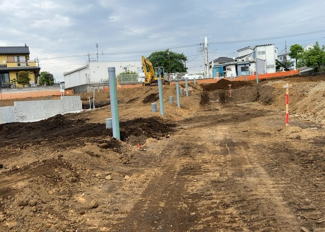 隣家の土地はどうなっているのか、生活利便施設が近くにあるのか、学校まで近いかなど、お客様のライフスタイルにあわせたイメージが重要です。また、近くにあると困る施設が近くにないかも確認するといいでしょう。