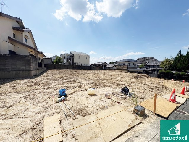 周辺は落ち着いた街並みの住宅地！子育てがしやすい住環境です！現地でしかわからない事もございます。是非一度ご覧ください。