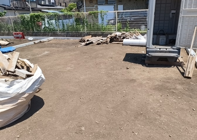 人が暮らすうえで日光は大切な要素となります。日当たりの良さは譲れないポイントですね。併せて近くに大きな建築物の建築予定がないか、あるいはそれが可能な土地が近くにないか事前に確認することもお勧めします。