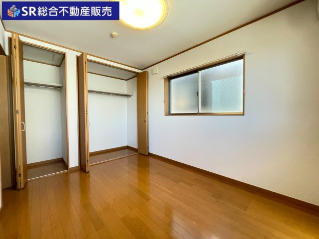 3F西側6帖洋室。容量たっぷりのクローゼットもあります！