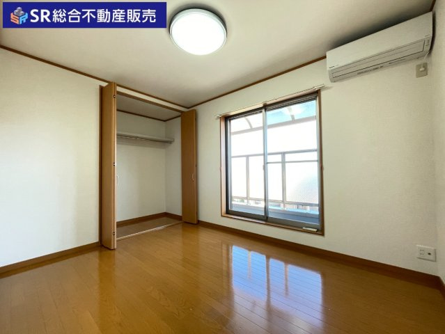 3F東側6帖洋室。ベランダに面した明るいお部屋です♪寝室にいかがでしょうか。