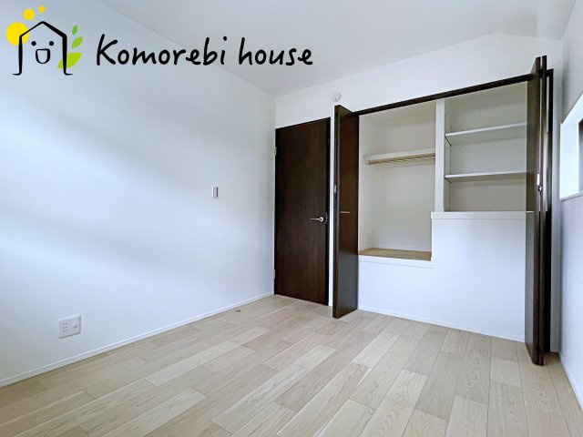 落ち着いて過ごせるお部屋なので、寝室にいかがでしょうか