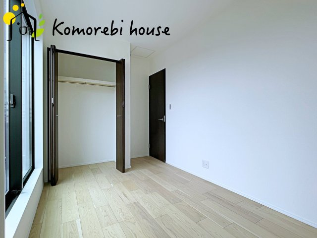 明るい洋室です