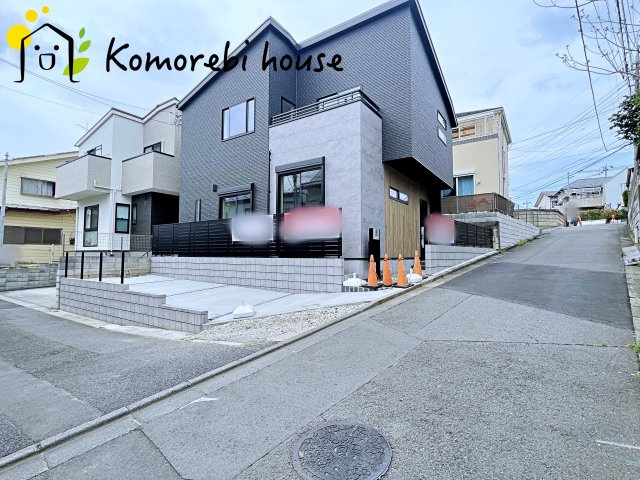 前面道路含む現地写真です