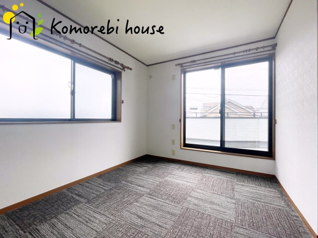 落ち着いて過ごせるお部屋なので、寝室にいかがでしょうか