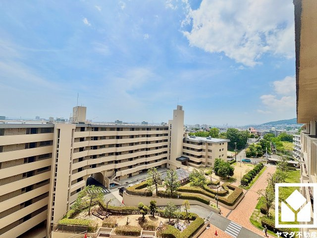 7階建て最上階につき、見晴らしの良い景色が広がります。開放感あふれる眺望と利便性が融合した住まい？？穏やかな毎日をここから。