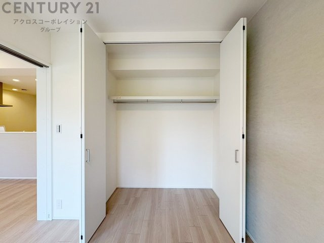 衣類やアクセサリー、小物類の収納が便利で整理整頓がしやすく、部屋の美観を保ちつつ、スペースを最大限に活用できます。衣服のしわやダメージを防ぎ、長持ちさせることができます。　