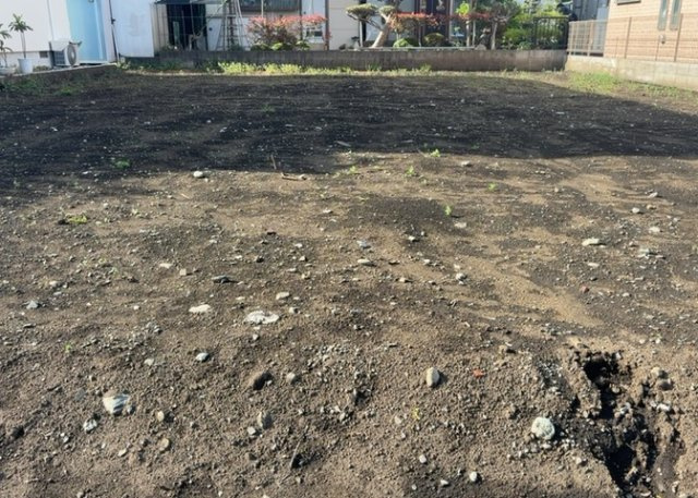 家を建てる前提で土地を探している場合、地盤の丈夫さは譲れない条件の一つです。地盤が脆弱だと追加工事が必要となります。また、過去に地盤沈下や液状化現象を起こした土地は、できるだけ避けた方がいいでしょう。