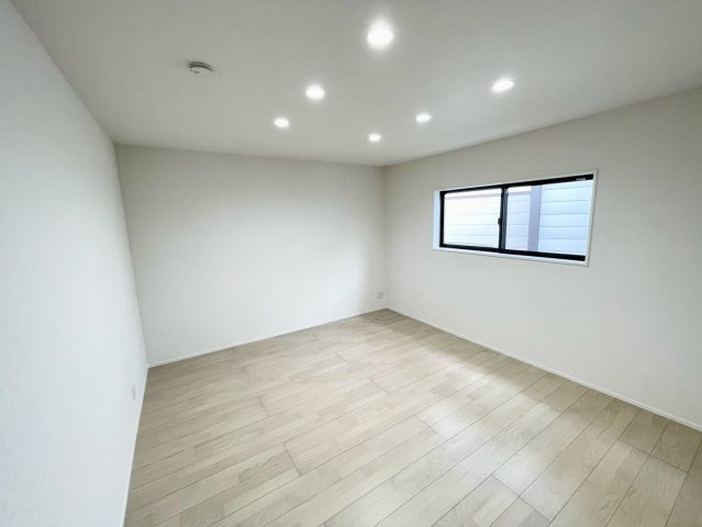 日当たり風通しともに良好！明るく朝を迎えられるつくりになっています♪