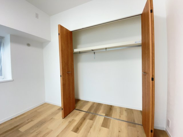 【新設】収納タップリのワイドクローゼット付きです