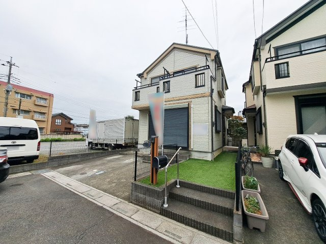 約32坪のゆったりとした敷地面積。南東道路に面しており陽当たりも良好です。