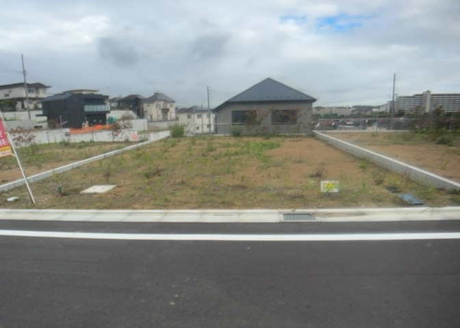 最寄り駅が近いなどの交通アクセスが良い土地だと暮らしやすいですよね。通勤・通学の観点から土地を選ぶことも大切です！自身や家族のライフワークからあったの物件を探しましょう！当社営業がお力になります！