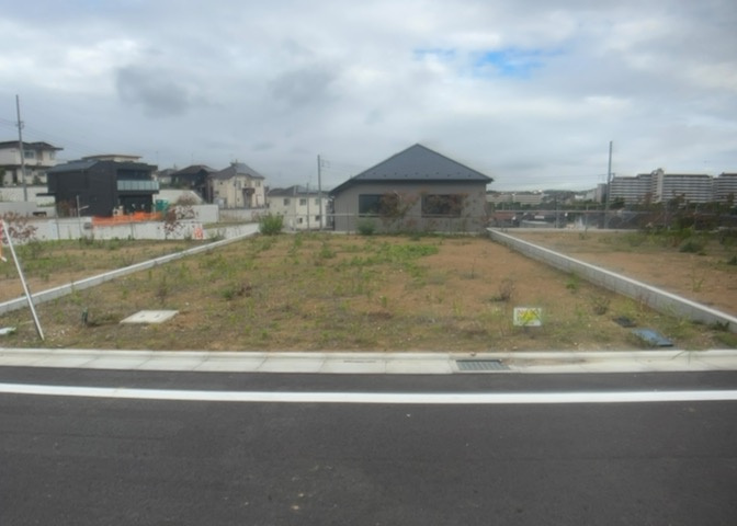 土地探しをしていると都市計画区域という言葉を目にすると思います。法律によって、都道府県知事や国土交通大臣が指定するエリアのことを指しており、都市計画区域は市街化区域と市街化調整区域に分けられています。